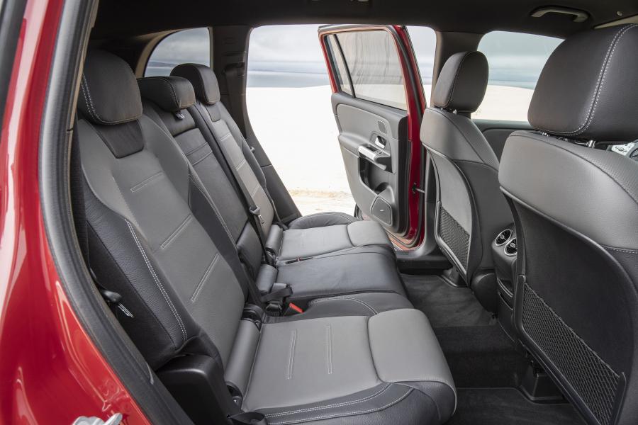 Интерьер Mercedes-AMG GLB35 4Matic (X247) 2019 года  (WW) (фото 34 из 47)